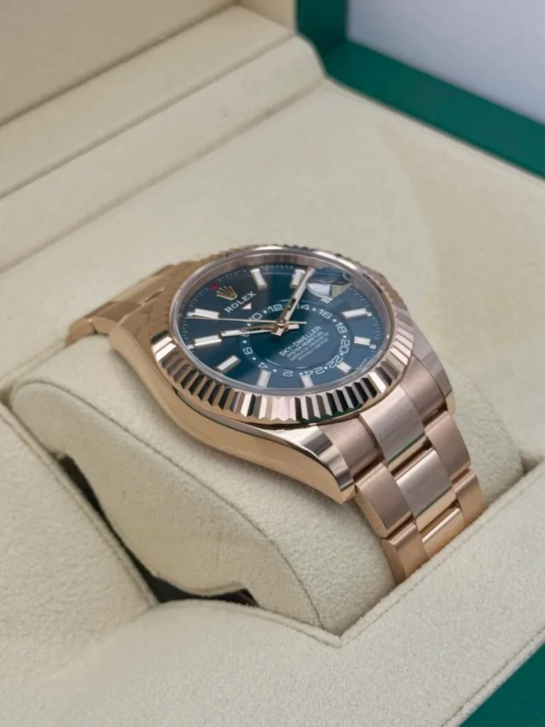 RLX Sky-Dweller 42mm 336935-0001/0005 Rose Gold Blue Dial Oyster