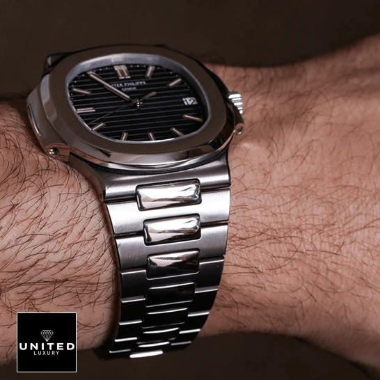 Patek 5711 Replica 7 Patek-Philippe-5711-1A-010-replica-hand