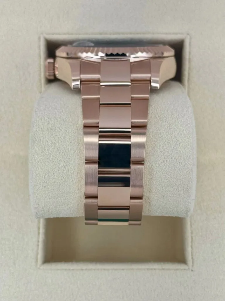 RLX Sky-Dweller 42mm 336935-0001/0005 Rose Gold Blue Dial Oyster