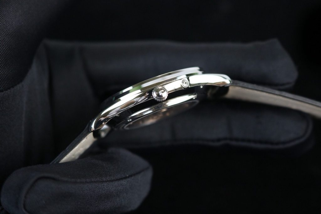 Jaeger-LeCoultre Master Ultra Thin Réserve de Marche Q1378420 39MM Replica JL011