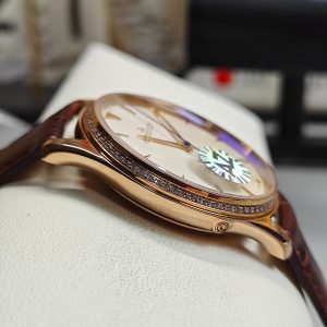 Jaeger-LeCoultre Master Ultra Thin Moon Q1368420 39MM Replica JL016