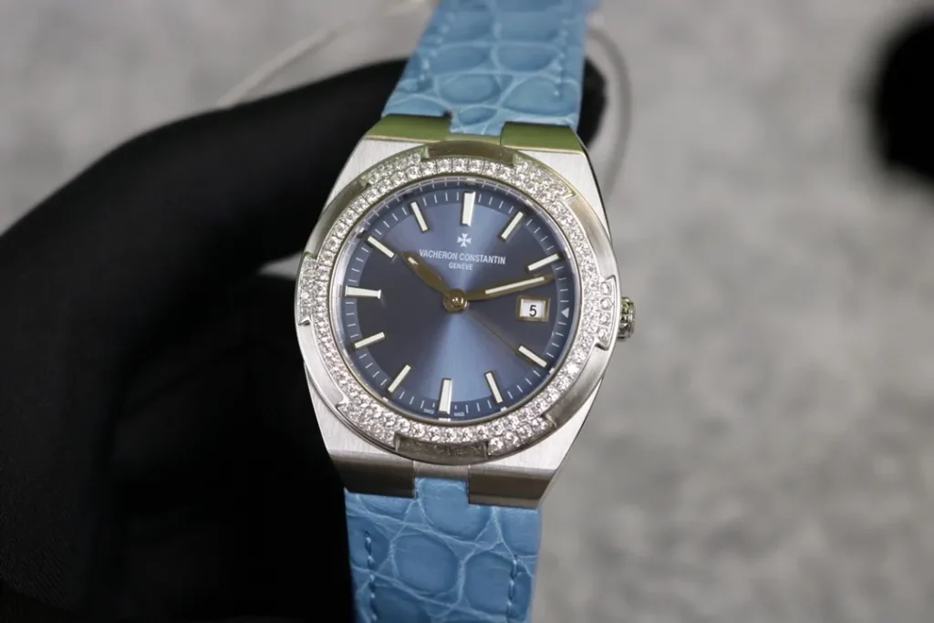 Vacheron Constantin Overseas Quartz 1205V/100A-B590 33MM Replica VC046