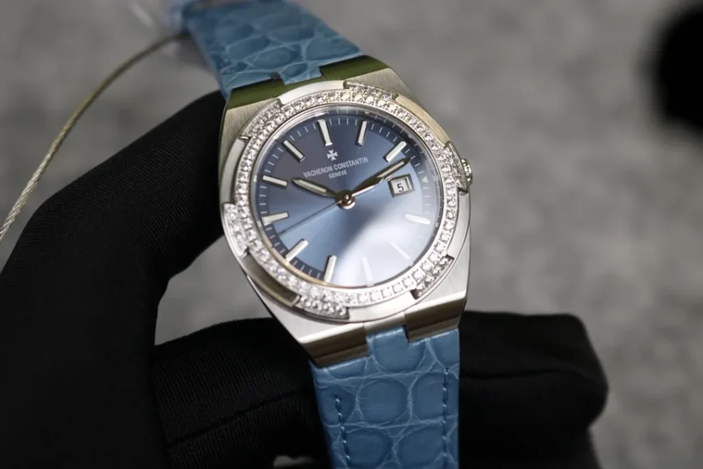 Vacheron Constantin Overseas Quartz 1205V/100A-B590 33MM Replica VC046