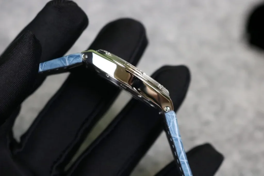Vacheron Constantin Overseas Quartz 1205V/100A-B590 33MM Replica VC046