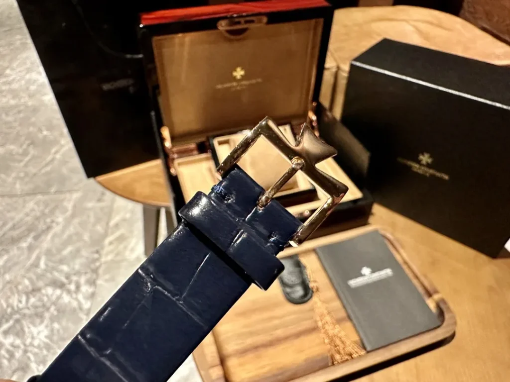 Vacheron Constantin Égérie Moon Phase 8005F/000R-B498 37MM Replica VC036