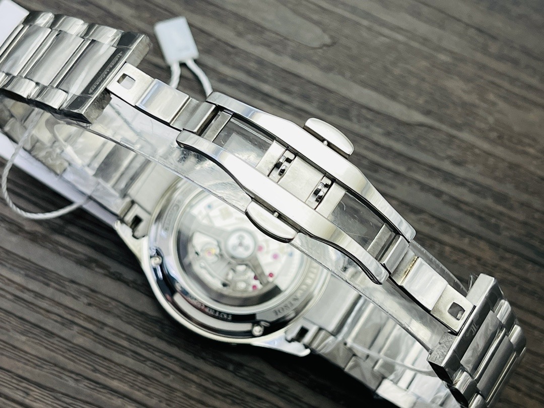 Jaeger-LeCoultre Polaris Chronograph Q902843J 42MM Replica JL004