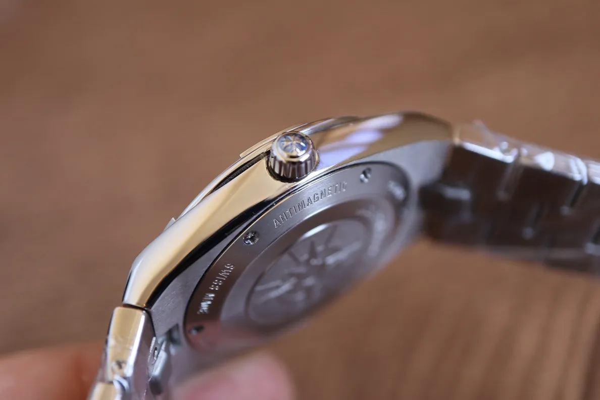 Vacheron Constantin Overseas Quartz 1225V/200A-B590 33MM Replica VC086